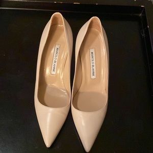 Manolo Blahnik Taupe 3" Pumps
